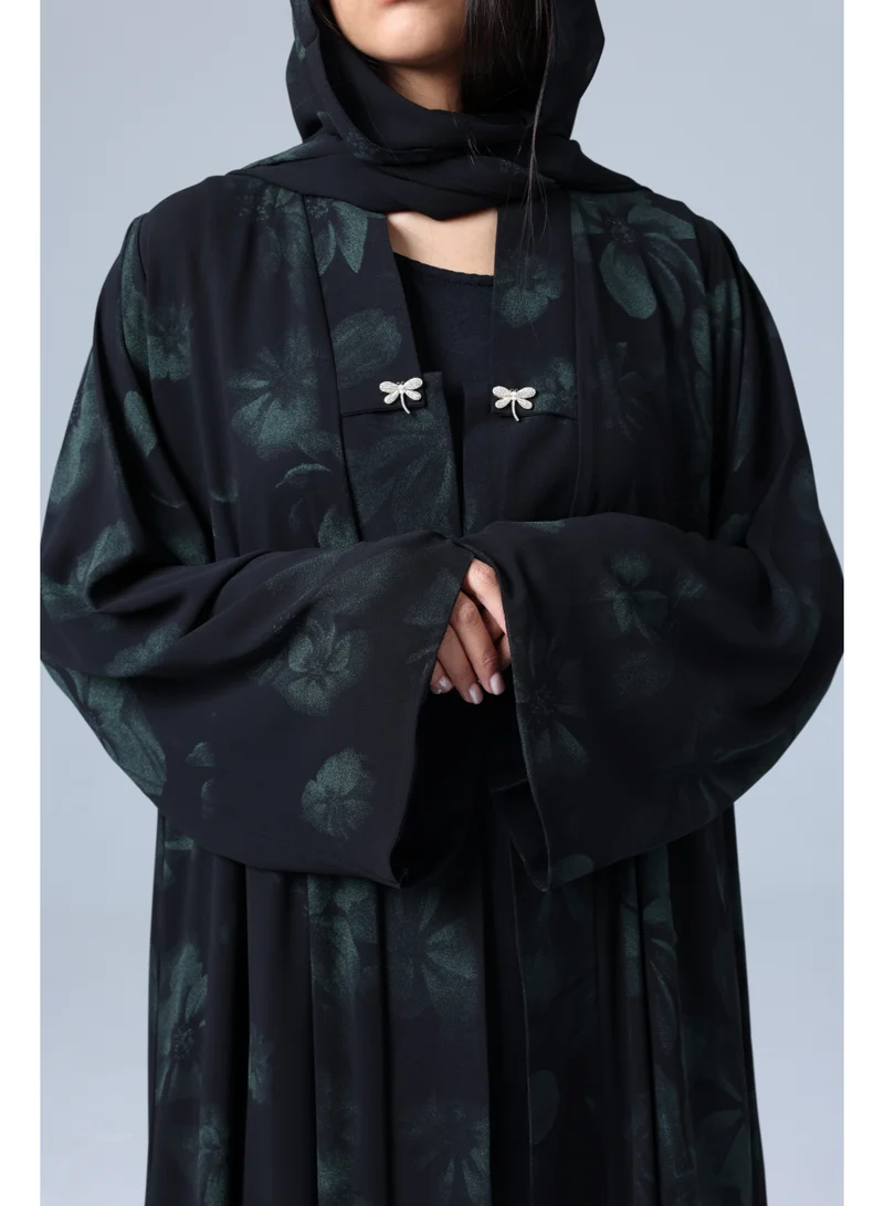 اكسا عباية بياقة مفتوحة وطبعات زهور خضراء